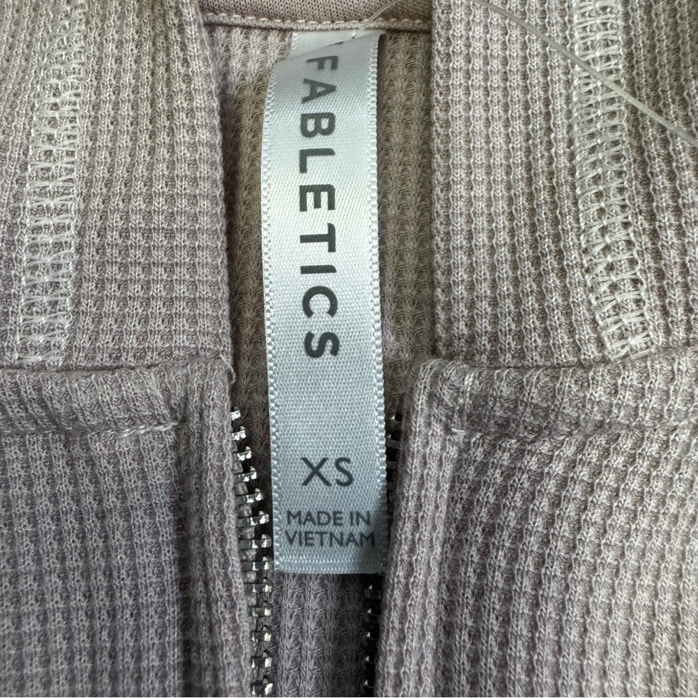 Fabletics Women's XS Zip-Up Waffle Hoodie Muted Mauve Petal Pockets Ribbed Cuffs - Picture 5 of 15